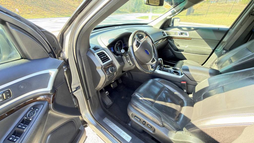 2013 Ford Explorer - $6,999