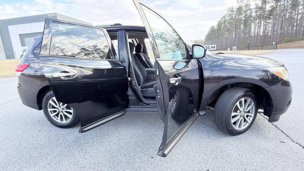 2013 Nissan Pathfinder - $7,500