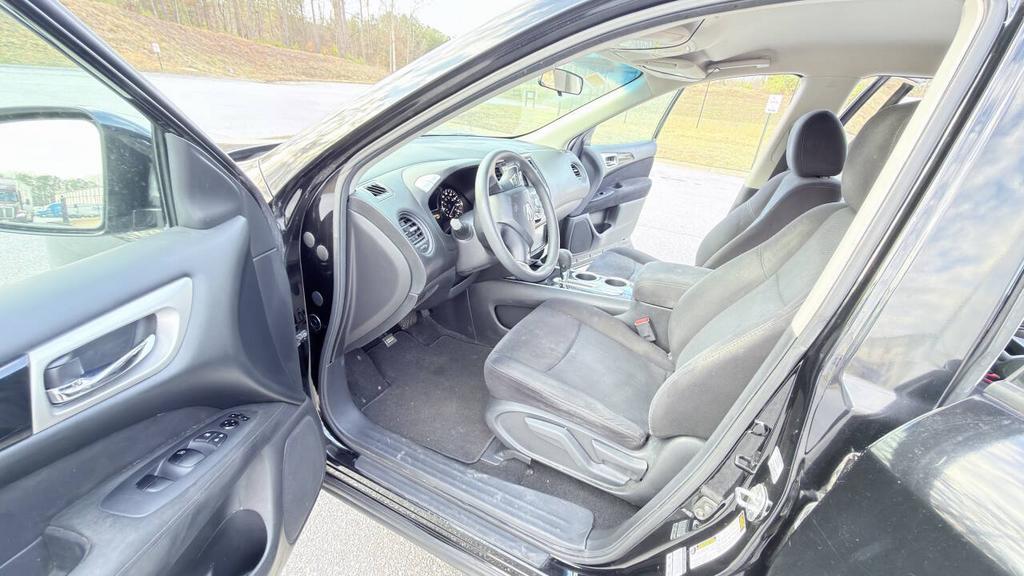 2013 Nissan Pathfinder - $7,500