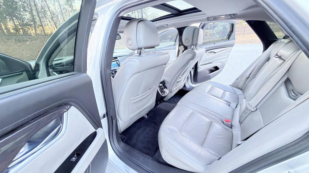 2013 Cadillac XTS - $7,800