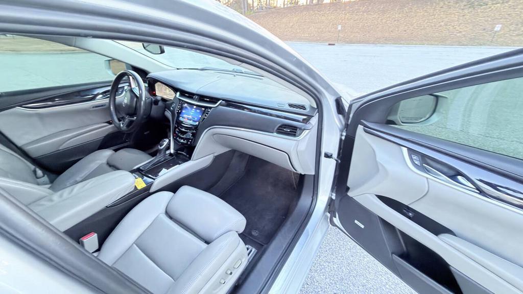 2013 Cadillac XTS - $7,800