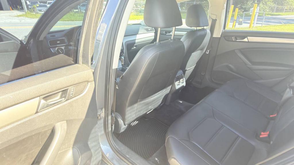 2015 Volkswagen Passat - $5,999