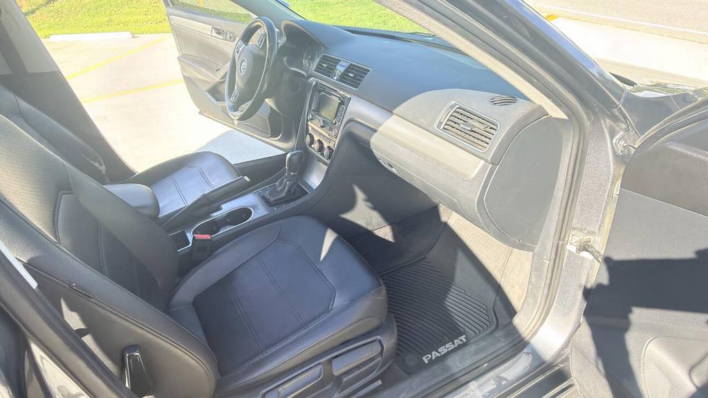 2015 Volkswagen Passat - $5,999