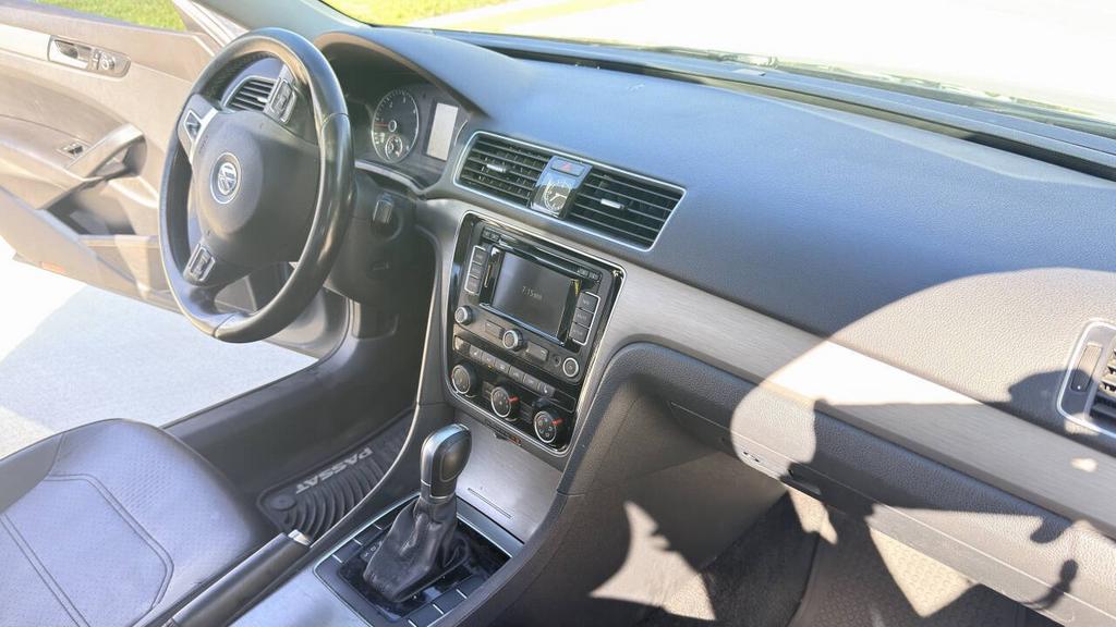 2015 Volkswagen Passat - $5,999