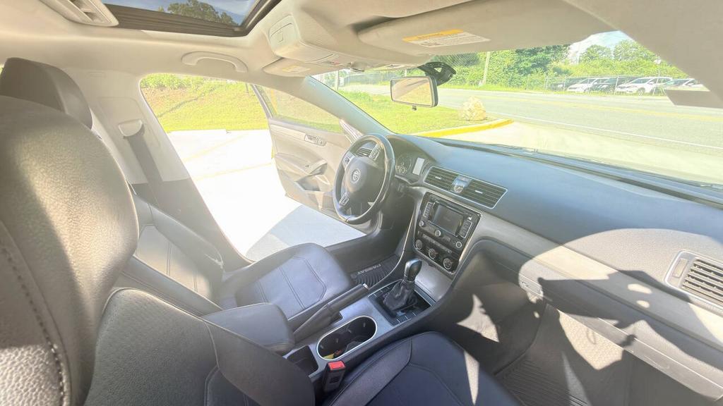 2015 Volkswagen Passat - $5,999