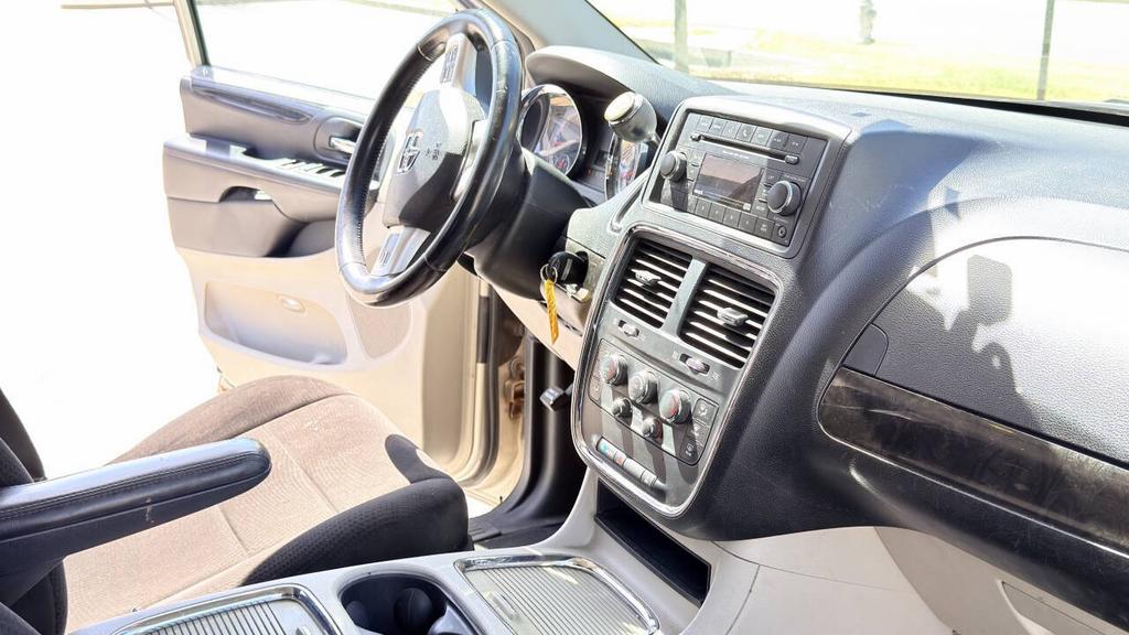 2012 Dodge Grand Caravan - $2,999