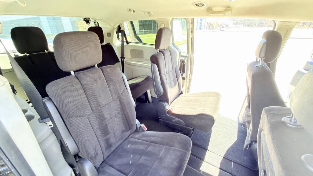 2012 Dodge Grand Caravan - $2,999