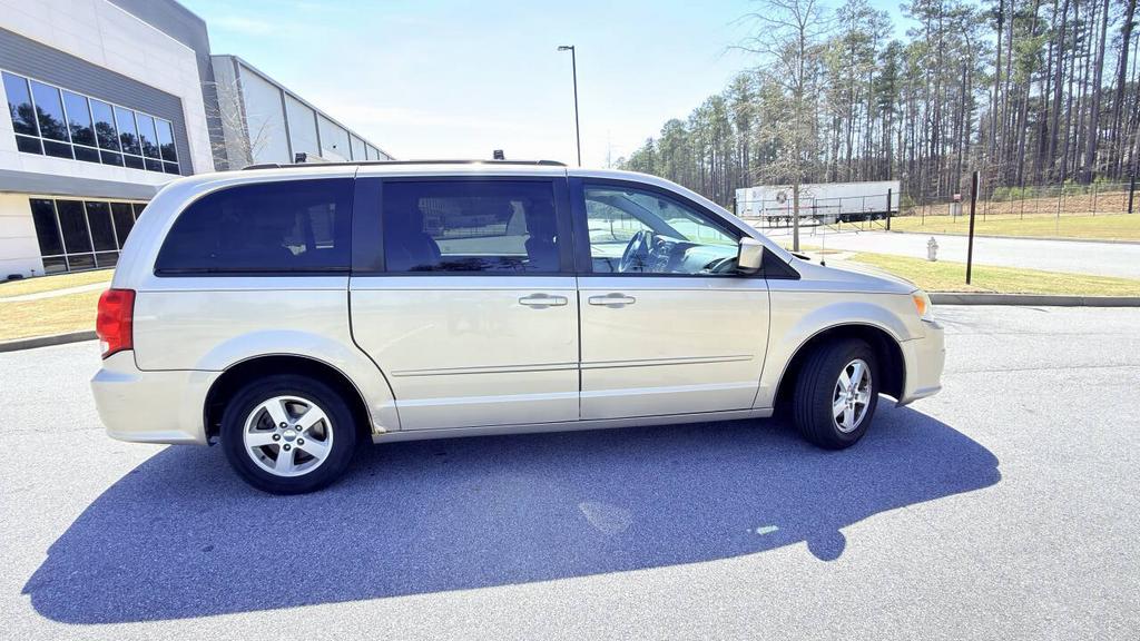 2012 Dodge Grand Caravan - $2,999