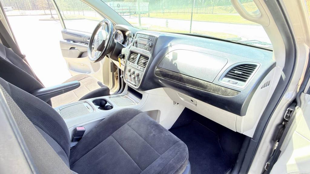 2012 Dodge Grand Caravan - $2,999