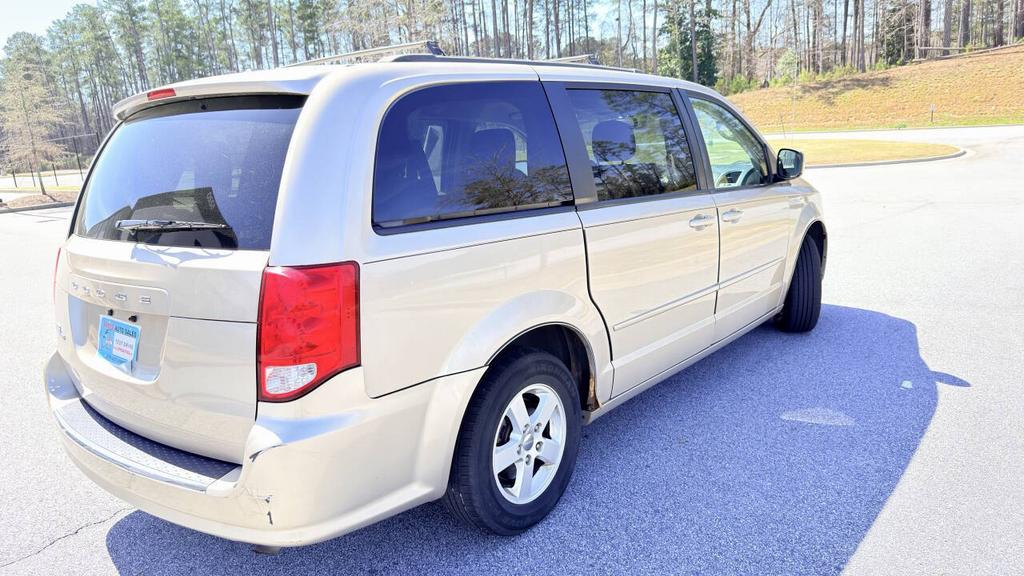 2012 Dodge Grand Caravan - $2,999