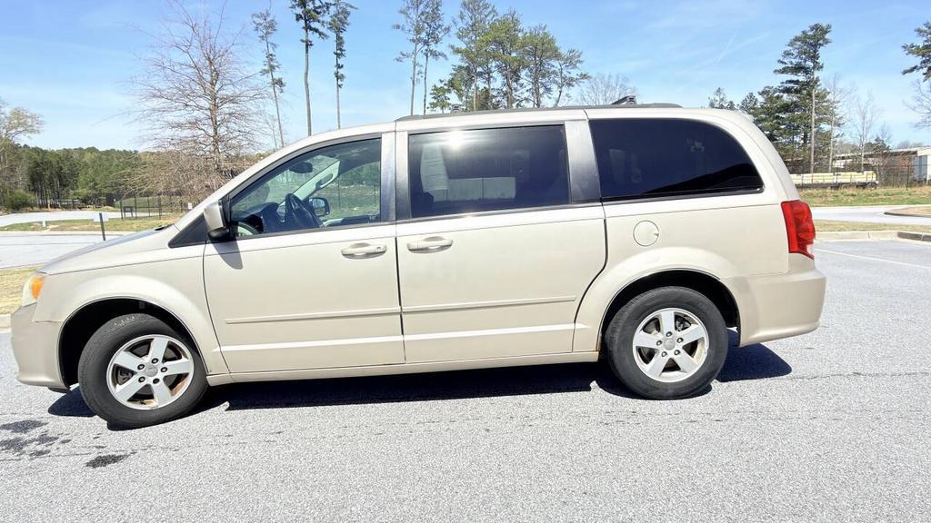 2012 Dodge Grand Caravan - $2,999