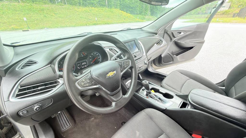 2017 Chevrolet Malibu - $6,500