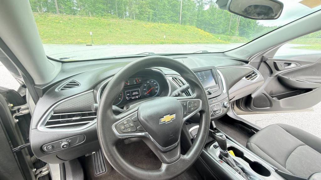 2017 Chevrolet Malibu - $6,500