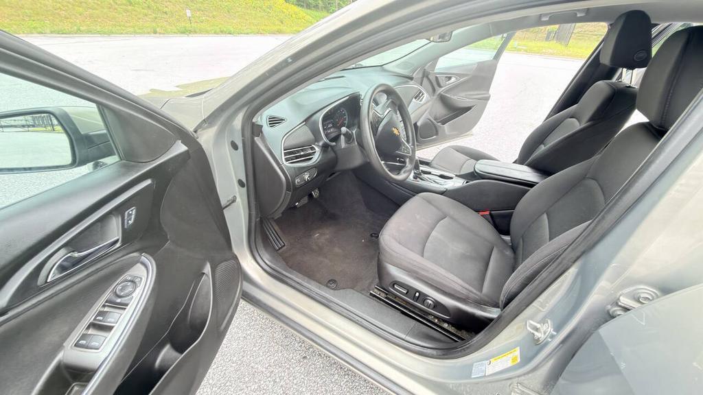 2017 Chevrolet Malibu - $6,500