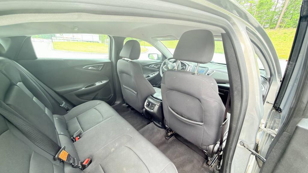 2017 Chevrolet Malibu - $6,500