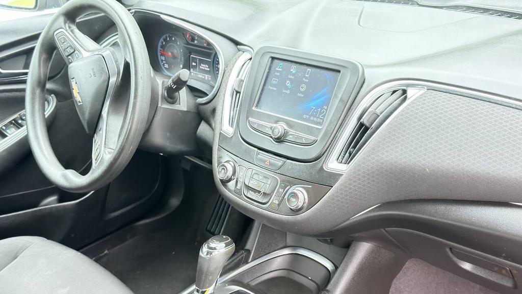 2017 Chevrolet Malibu - $6,500