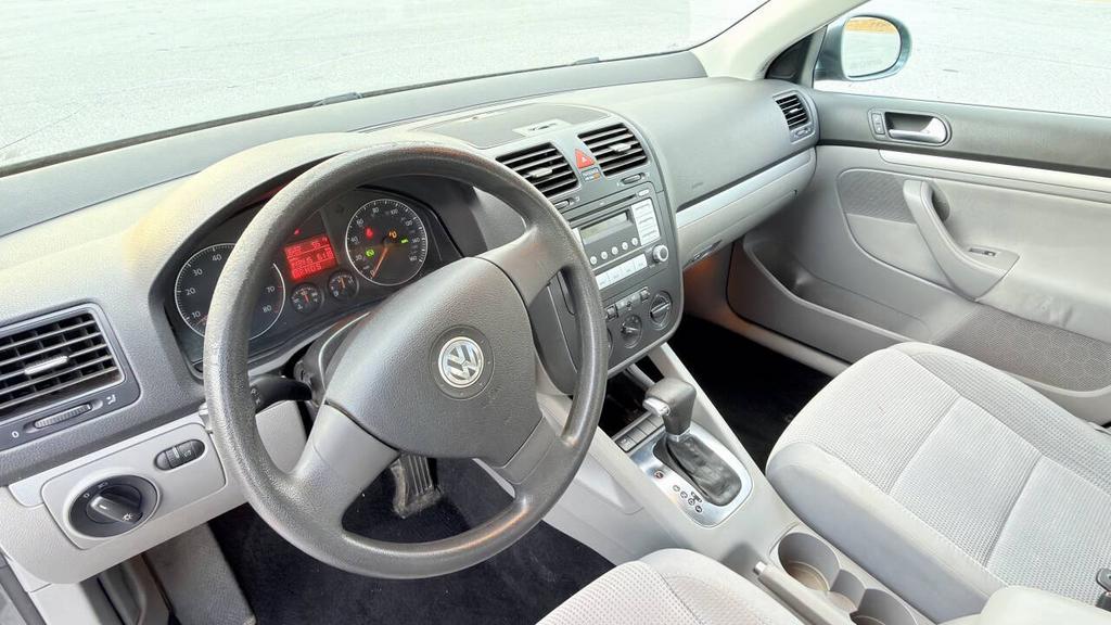 2009 Volkswagen Jetta - $4,500