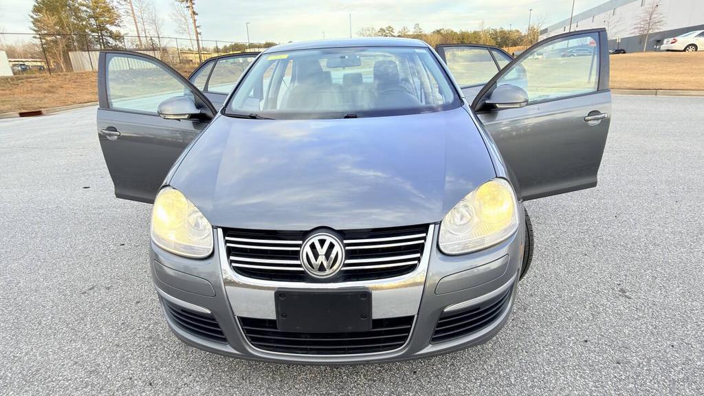 2009 Volkswagen Jetta - $4,500