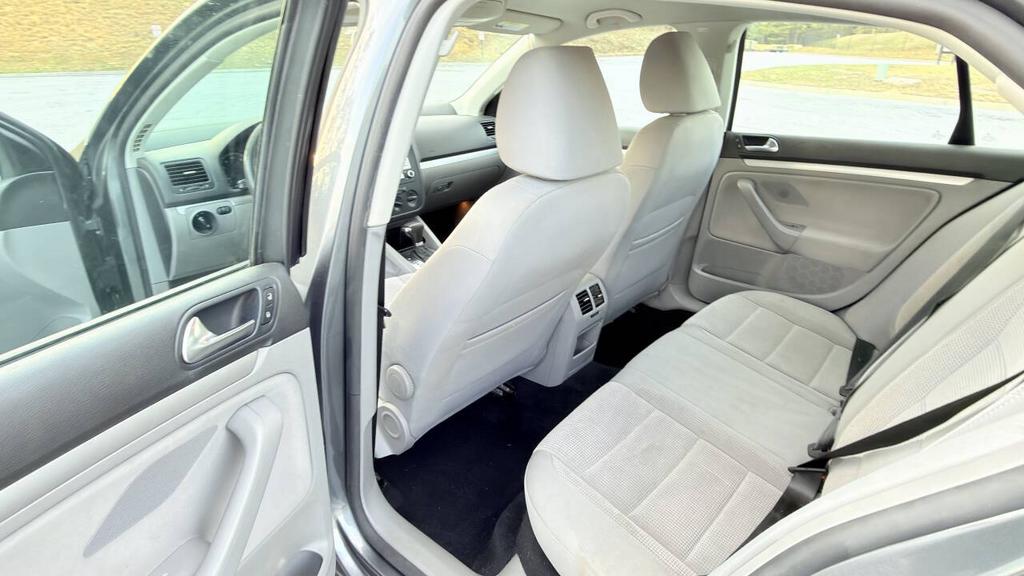 2009 Volkswagen Jetta - $4,500
