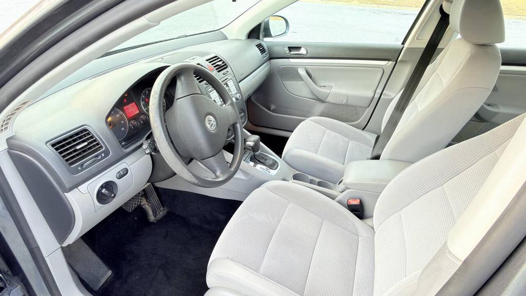2009 Volkswagen Jetta - $4,500
