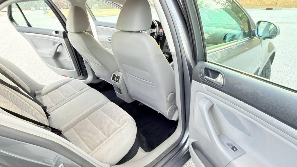 2009 Volkswagen Jetta - $4,500