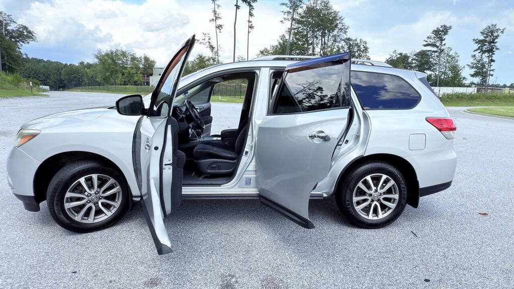 2013 Nissan Pathfinder - $6,999