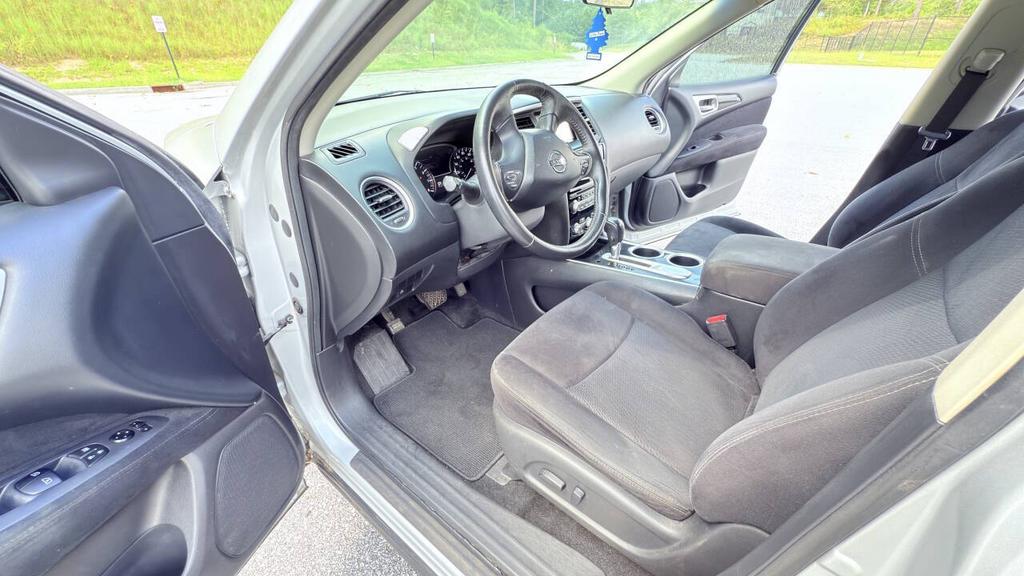 2013 Nissan Pathfinder - $6,999