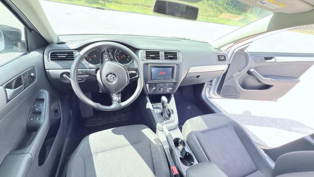 2015 Volkswagen Jetta - $7,500