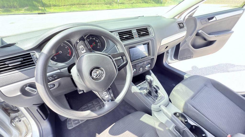 2015 Volkswagen Jetta - $7,500