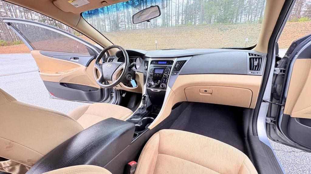2011 Hyundai Sonata - $5,500