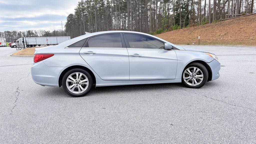 2011 Hyundai Sonata - $5,500