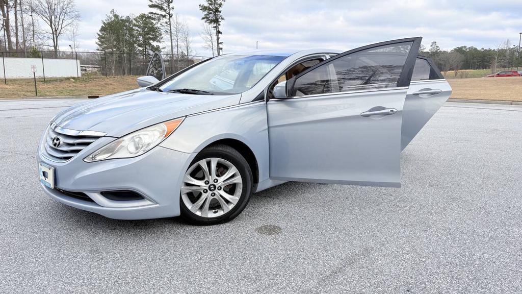 2011 Hyundai Sonata - $5,500