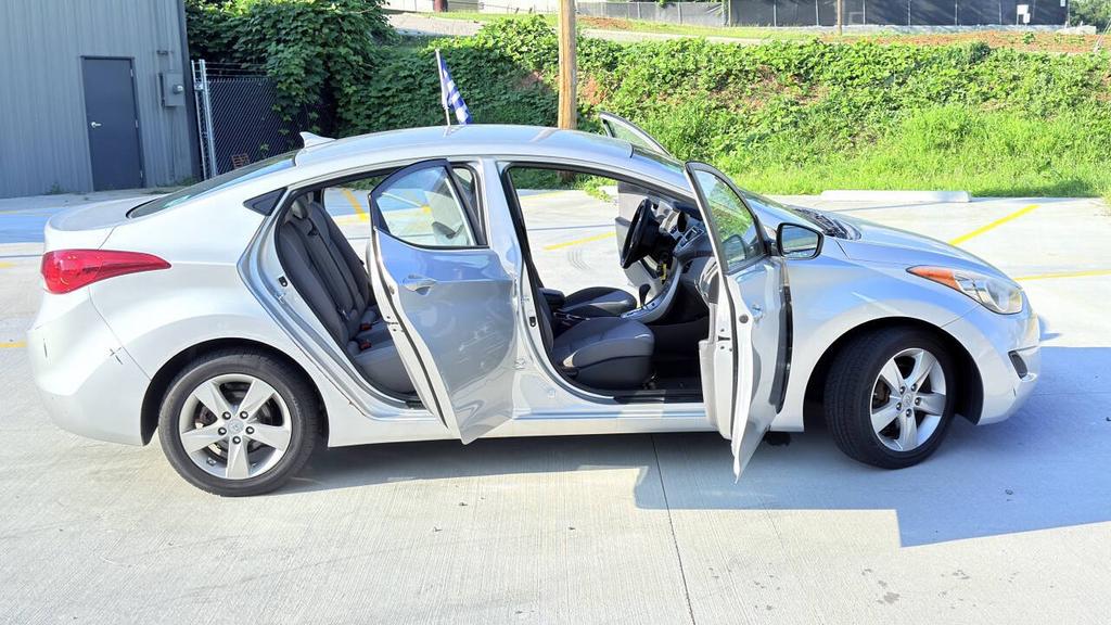 2011 Hyundai Elantra - $6,500