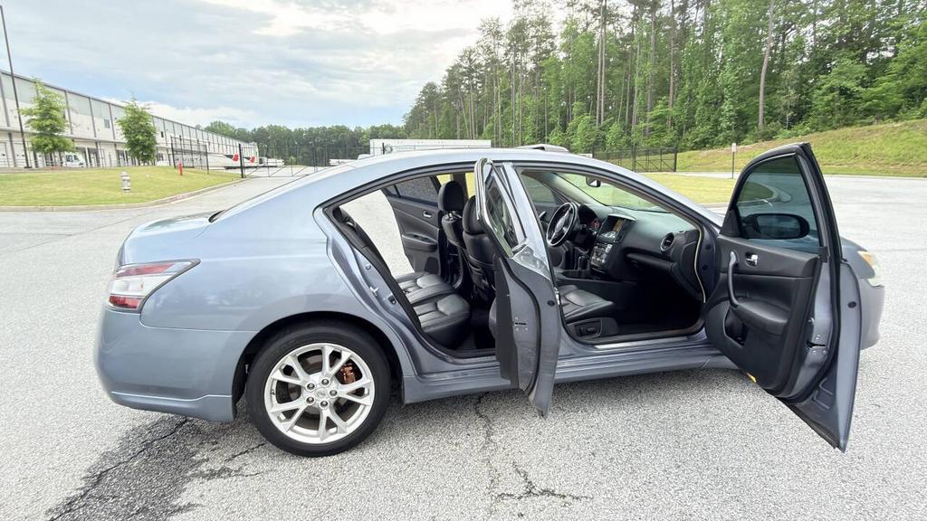 2012 Nissan Maxima - $5,900