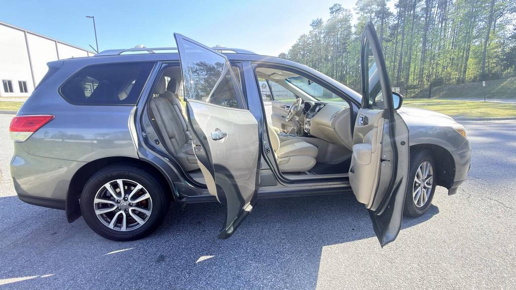 2015 Nissan Pathfinder - $4,999