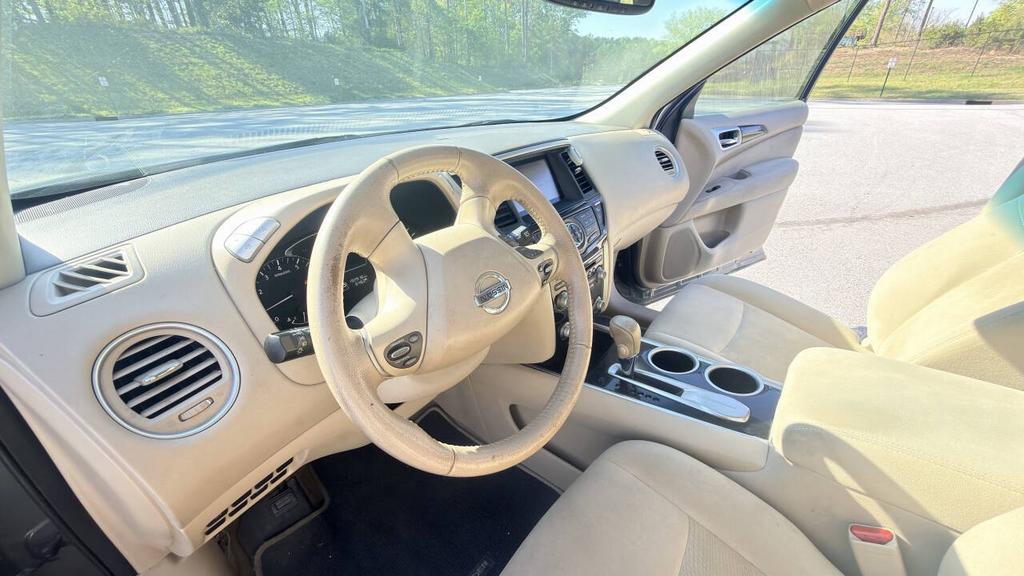 2015 Nissan Pathfinder - $4,999