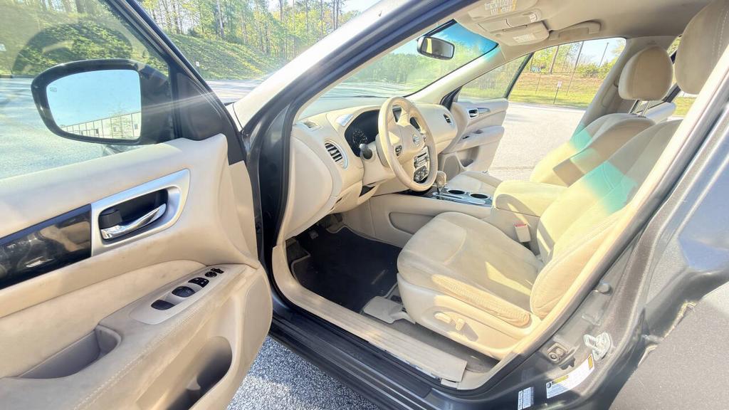 2015 Nissan Pathfinder - $4,999