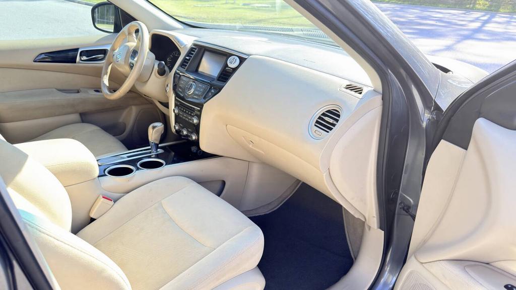 2015 Nissan Pathfinder - $4,999