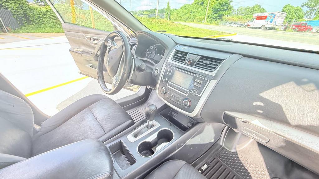 2017 Nissan Altima - $4,500
