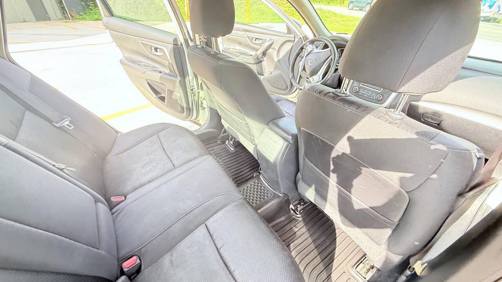 2017 Nissan Altima - $4,500