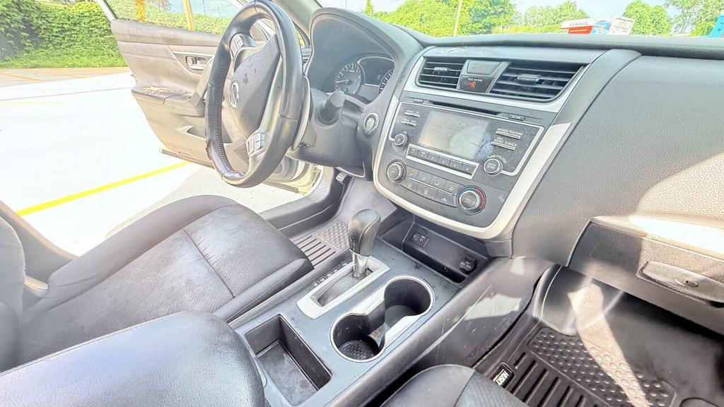 2017 Nissan Altima - $4,500