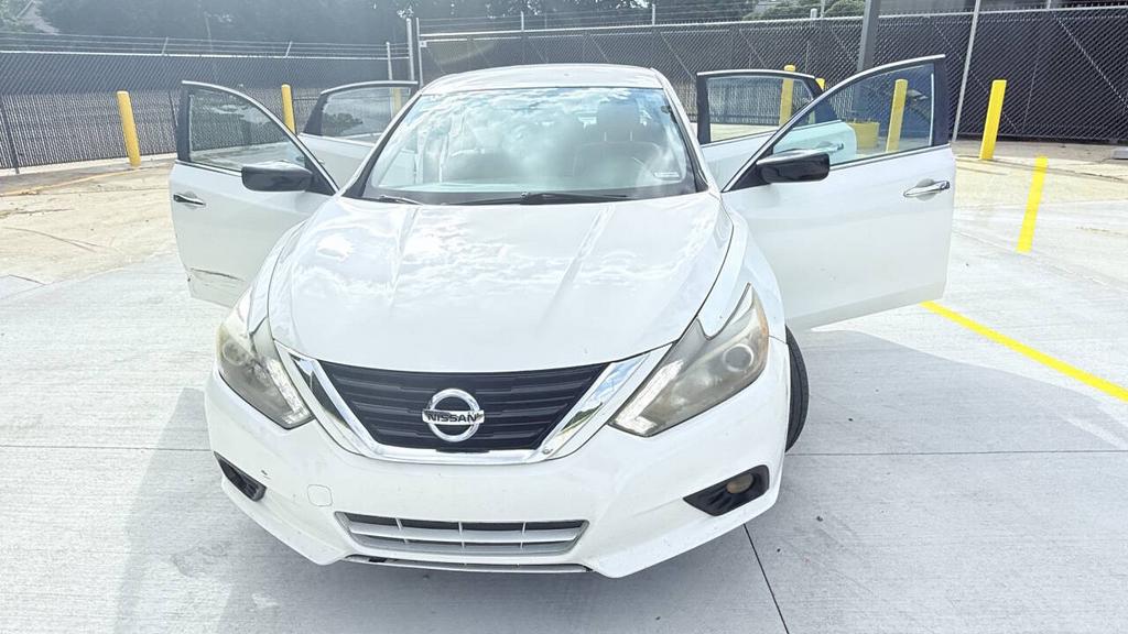 2017 Nissan Altima - $4,500