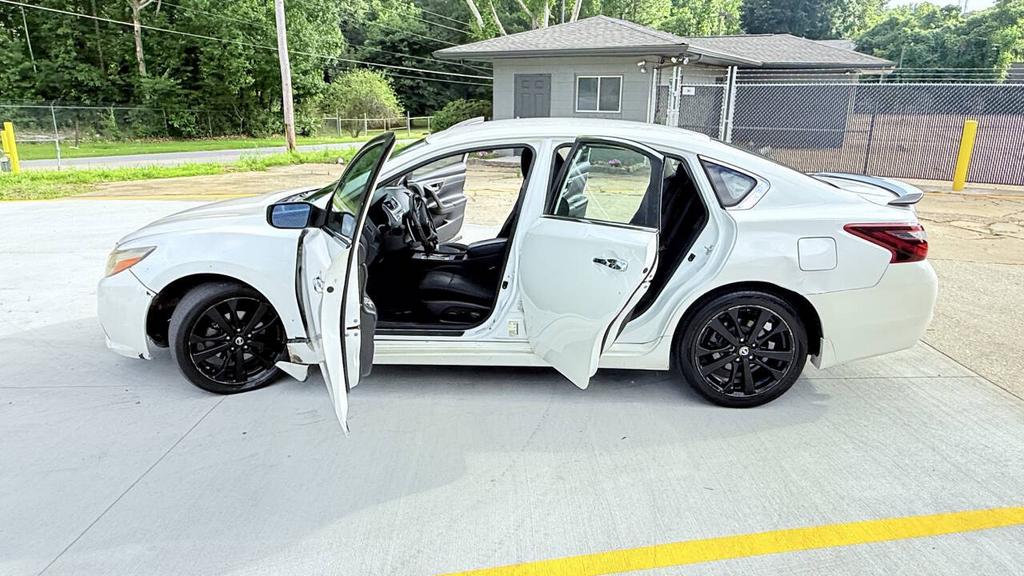 2017 Nissan Altima - $4,500