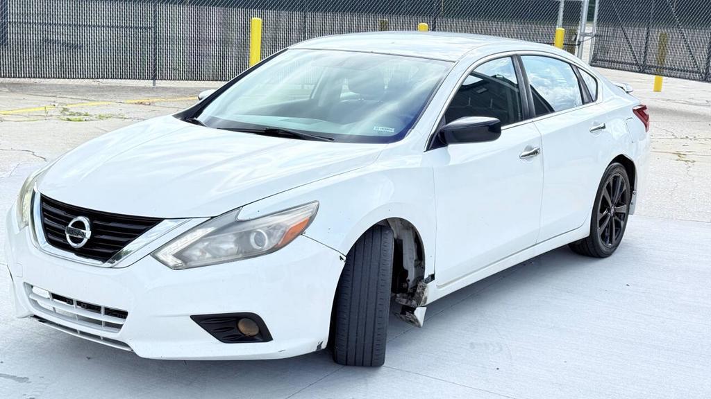 2017 Nissan Altima - $4,500