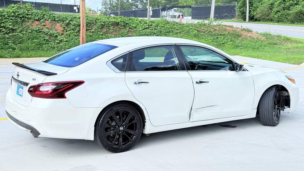 2017 Nissan Altima - $4,500