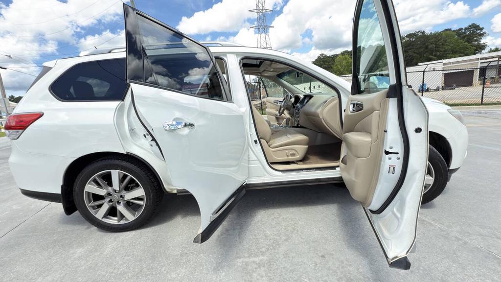 2014 Nissan Pathfinder - $8,500