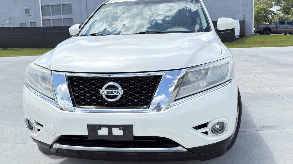 2014 Nissan Pathfinder - $8,500