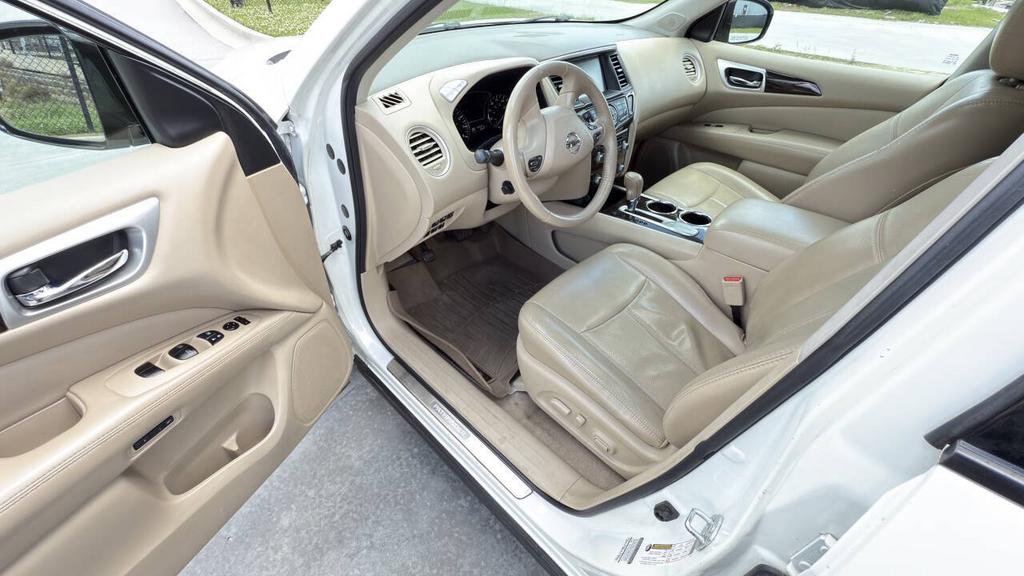 2014 Nissan Pathfinder - $8,500