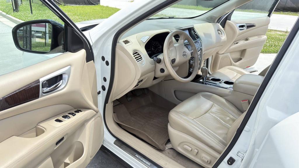 2014 Nissan Pathfinder - $8,500