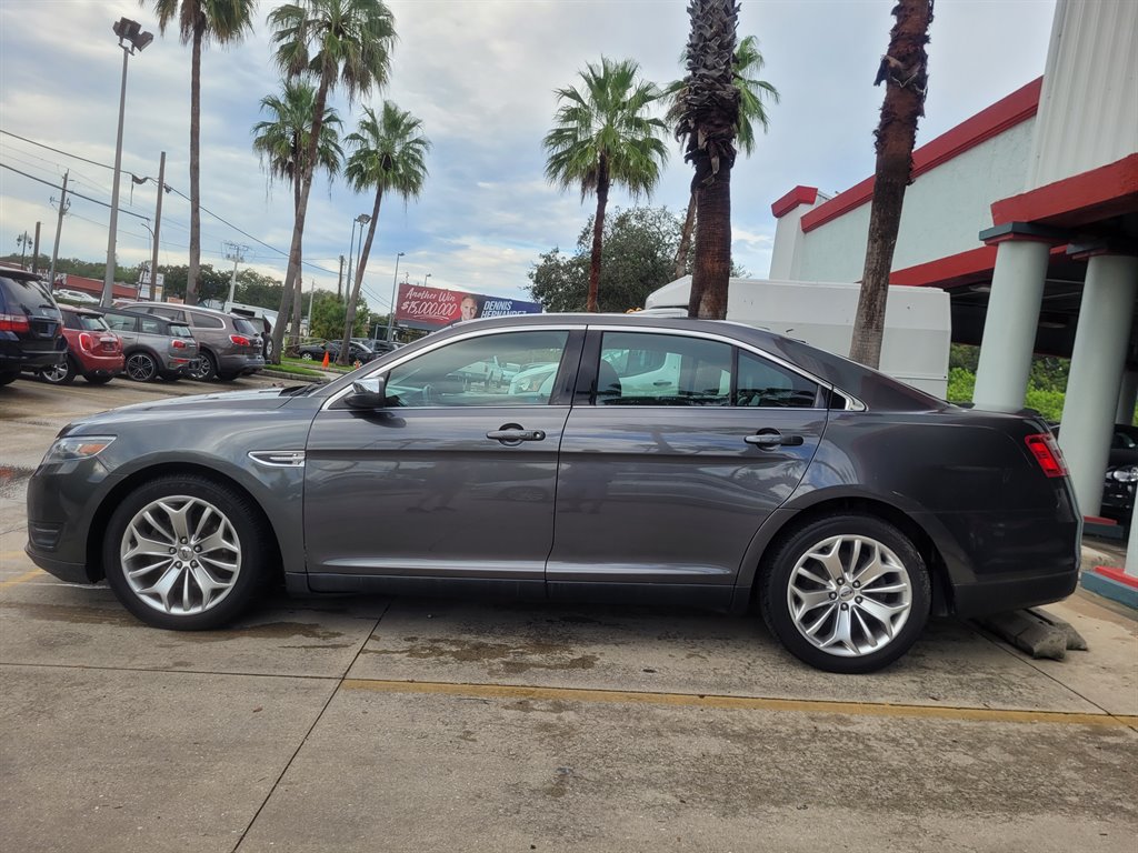 2016 Ford Taurus Limited photo